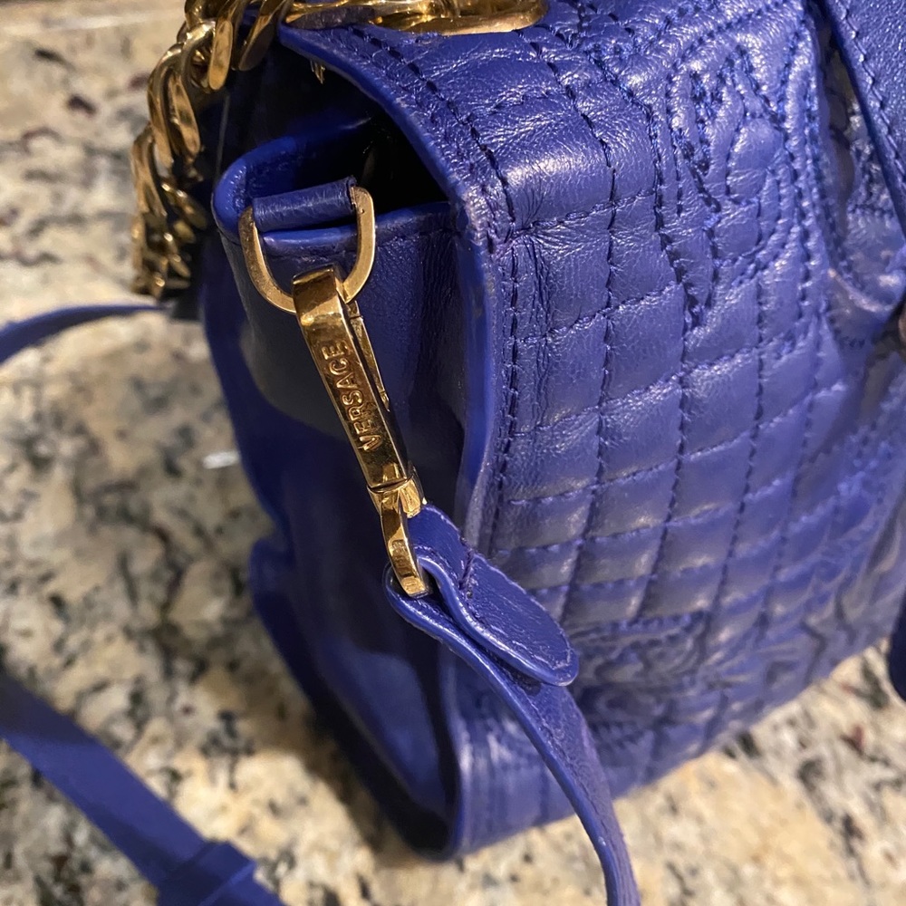 Authentic Versace Vanitas crossbody bag. Please check Picture 14 for the damage - Picture 9 of 16